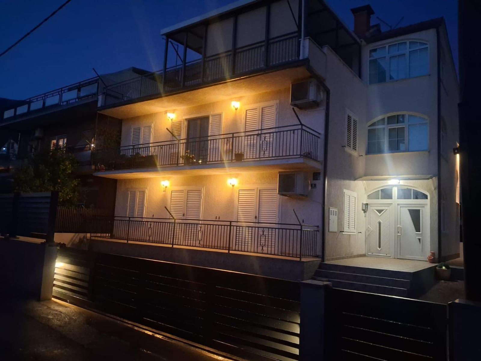 Apartment Marko Kastela Bagian luar foto