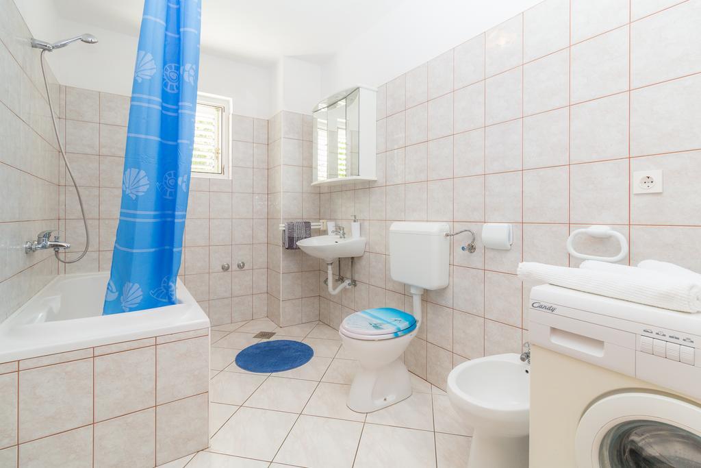 Apartment Marko Kastela Bagian luar foto
