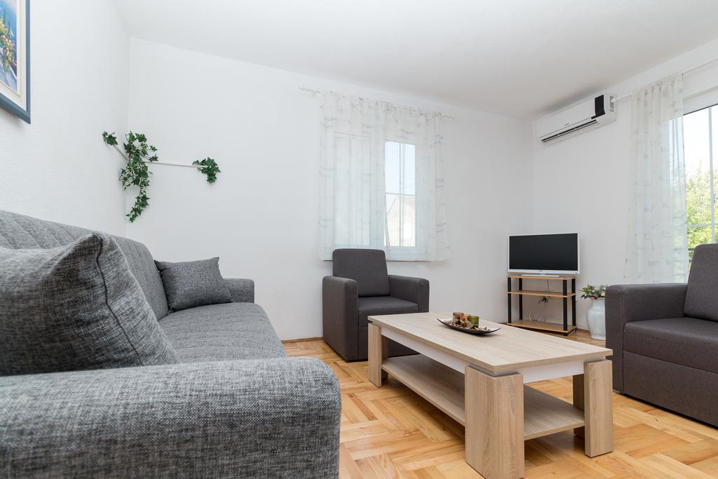 Apartment Marko Kastela Bagian luar foto